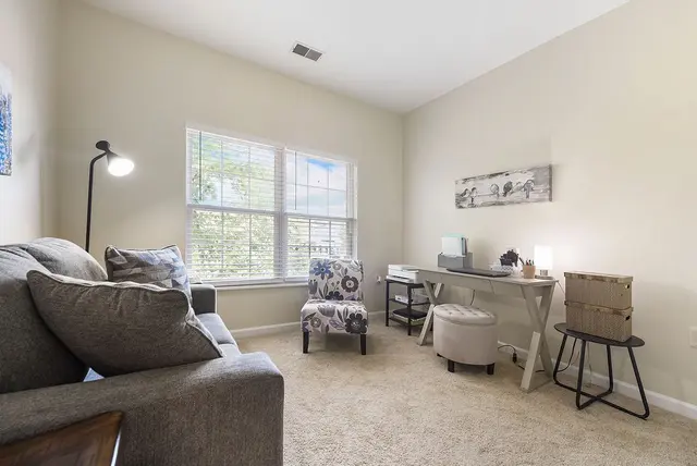 1127 Prescott Pl gallery image 11