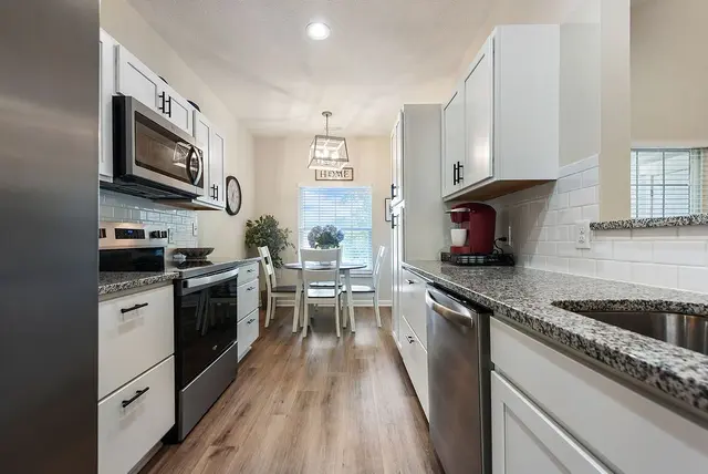 1127 Prescott Pl gallery image 14