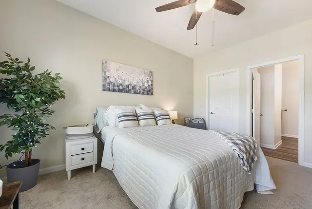1127 Prescott Pl gallery image 15
