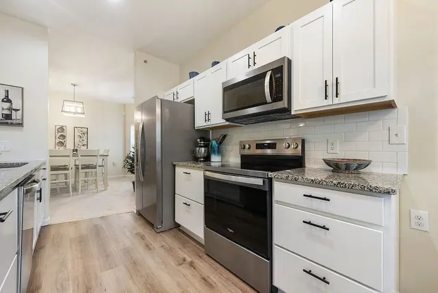 1127 Prescott Pl gallery image 26