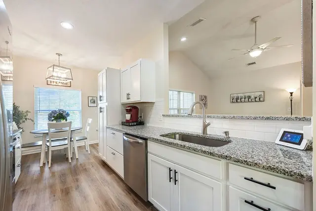 1127 Prescott Pl gallery image 40