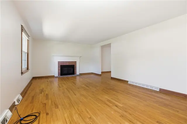 1129 King George Court gallery image 10