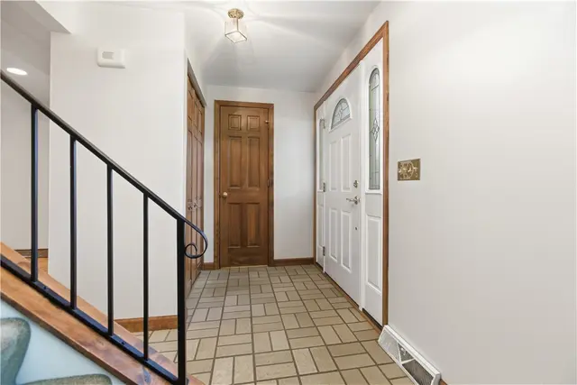 1129 King George Court gallery image 11