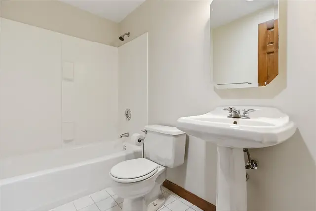 1129 King George Court gallery image 13
