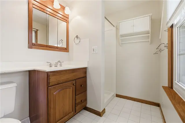 1129 King George Court gallery image 15