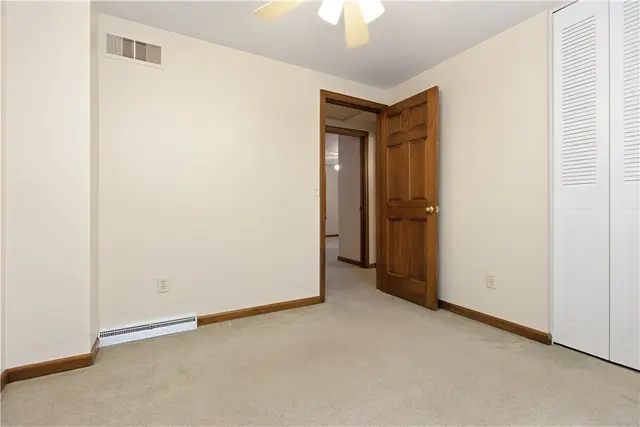 1129 King George Court gallery image 16