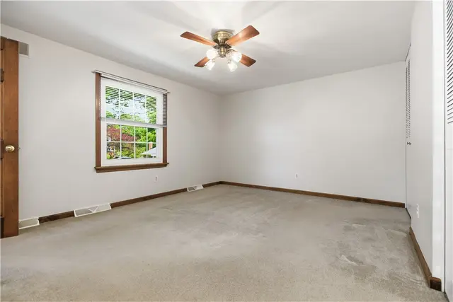 1129 King George Court gallery image 17
