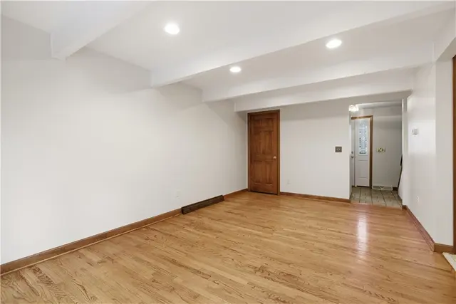 1129 King George Court gallery image 27