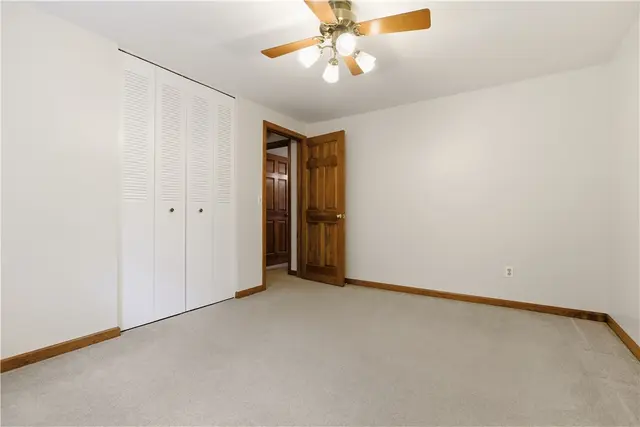 1129 King George Court gallery image 38