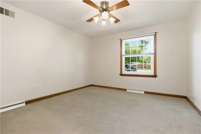 1129 King George Court gallery image 40