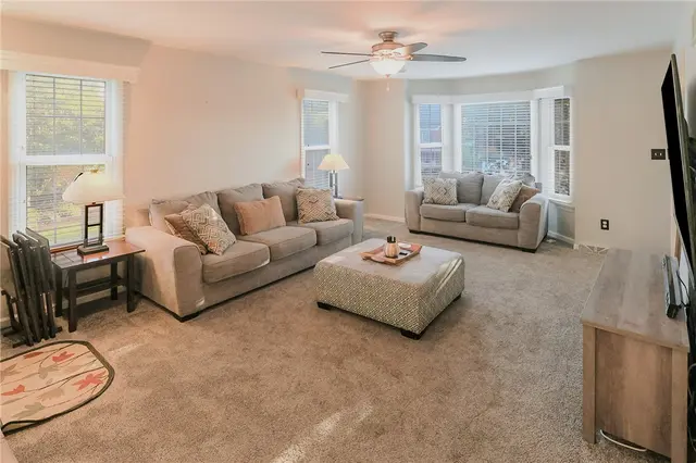 113 Autumn Hill Drive gallery image 4
