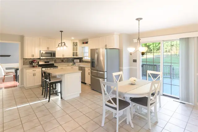 113 Autumn Hill Drive gallery image 9