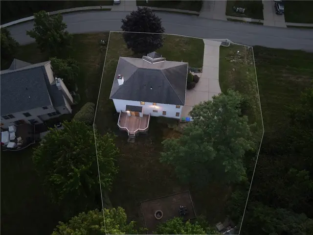 113 Autumn Hill Drive gallery image 15