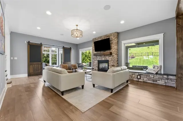 113 Birch Dr gallery image 20