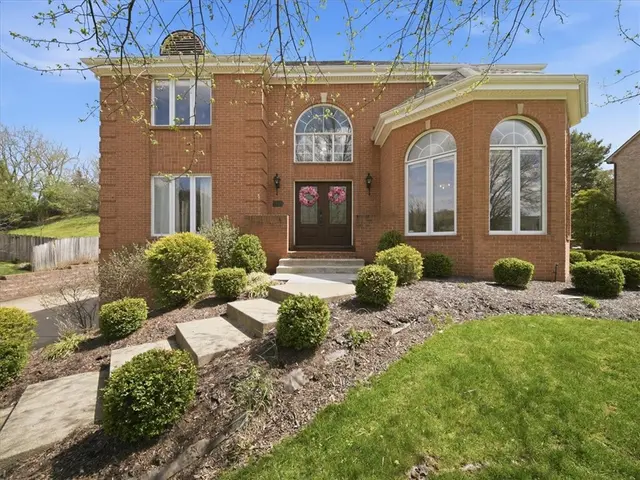 113 Foxwood Dr gallery image 2