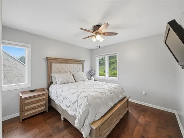 113 Foxwood Dr gallery image 6