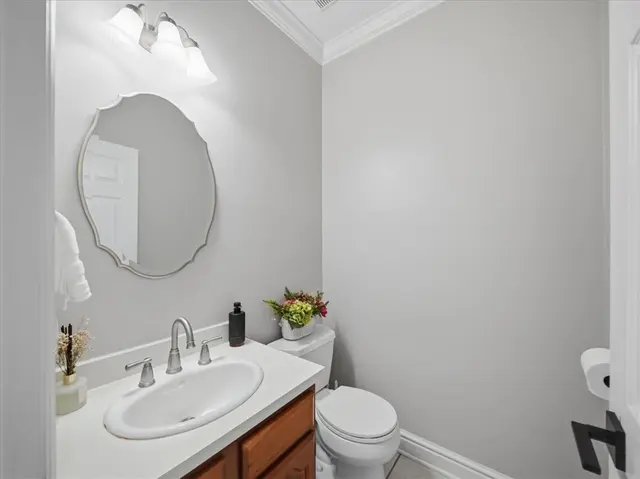113 Foxwood Dr gallery image 7