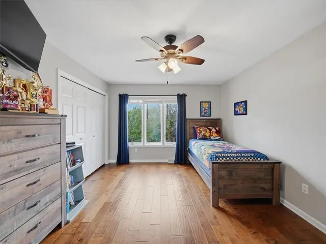 113 Foxwood Dr gallery image 17
