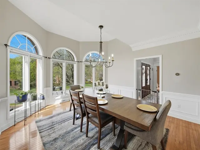 113 Foxwood Dr gallery image 19