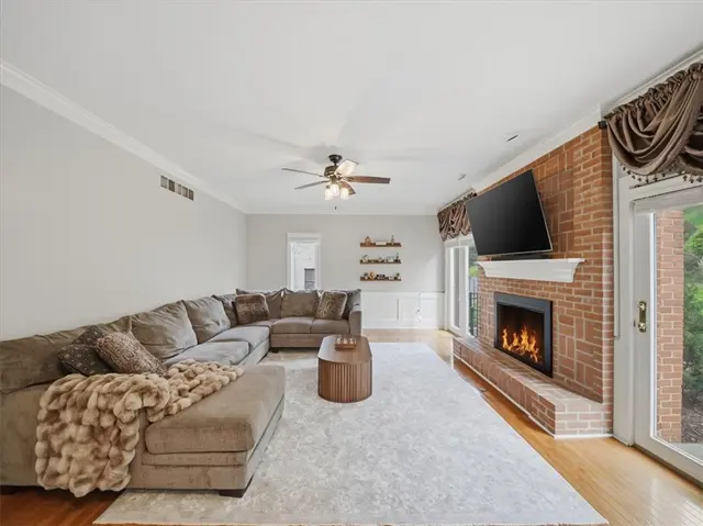 113 Foxwood Dr gallery image 30