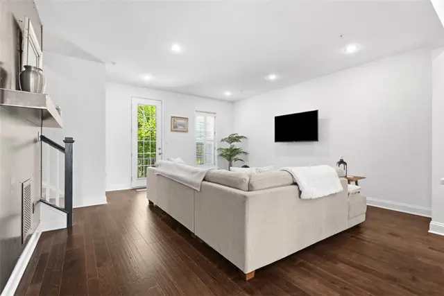 113 Meeder Ln gallery image 33
