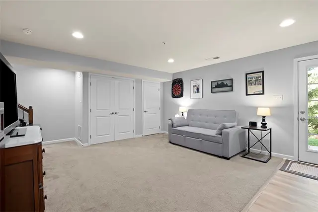 113 Mews Lane gallery image 41
