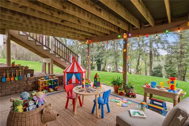 113 N Harleston Dr gallery image 7