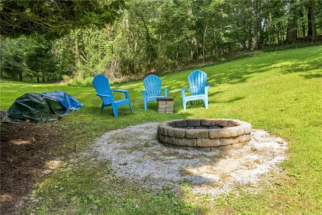 113 Sharbot Dr gallery image 8
