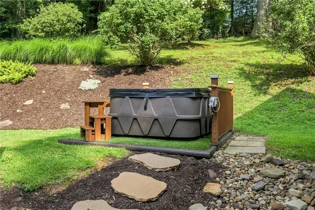 113 Sharbot Dr gallery image 9