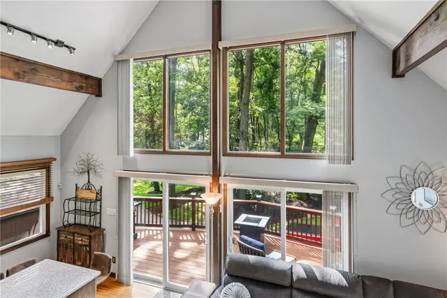 113 Sharbot Dr gallery image 16