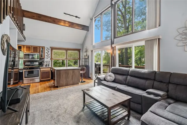 113 Sharbot Dr gallery image 36