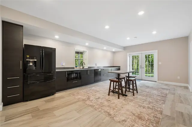 113 Stillwater Ln gallery image 9
