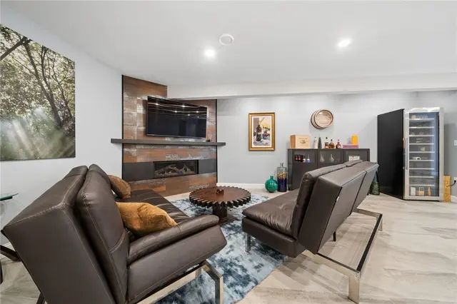 113 Stillwater Ln gallery image 12
