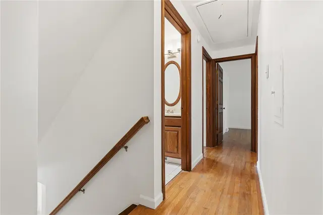 1138 Windmill Lane gallery image 5