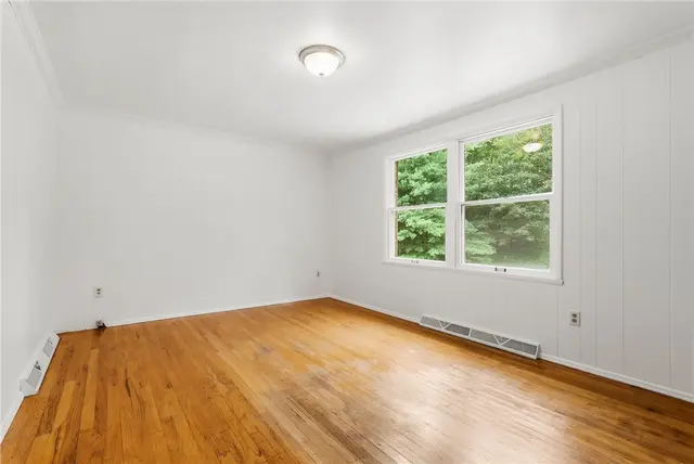 1138 Windmill Lane gallery image 9