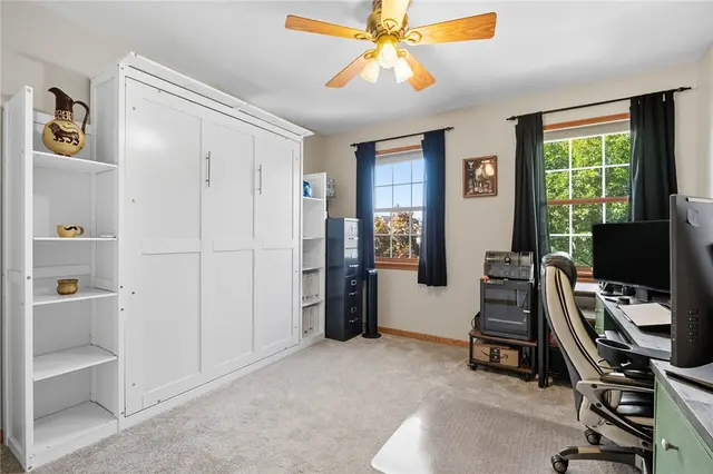 114 Camelot Court gallery image 9