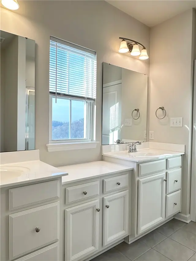 114 Curtis Ct. gallery image 3