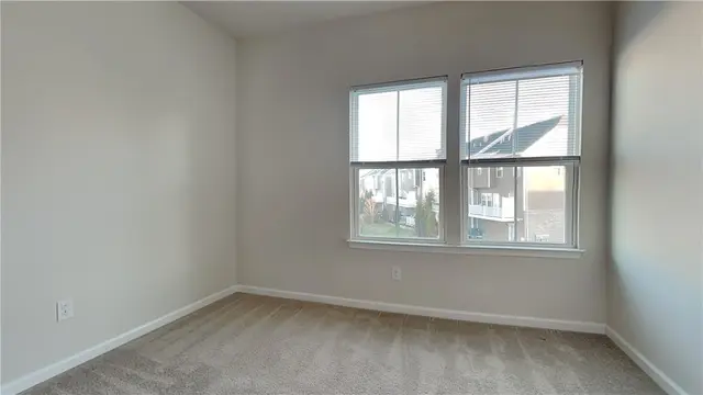 114 Curtis Ct. gallery image 24