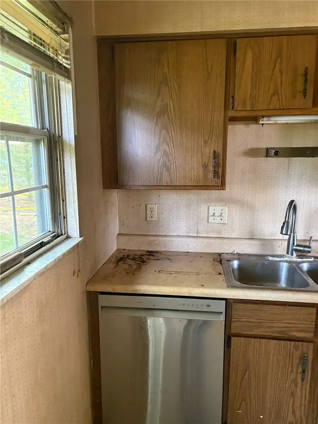 114 Opal Ct gallery image 16