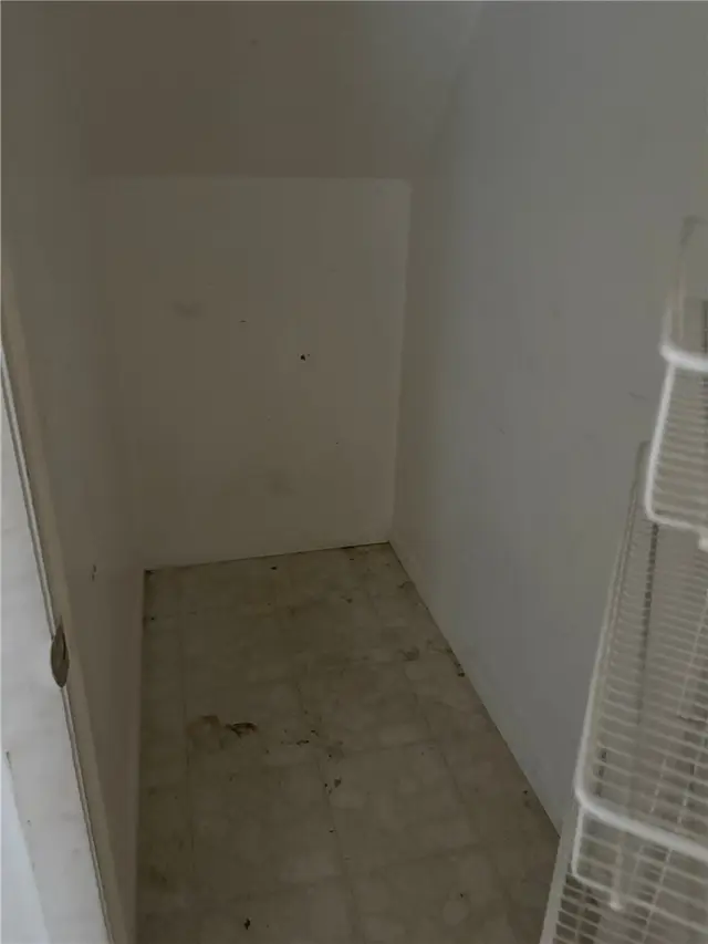 114 Opal Ct gallery image 25