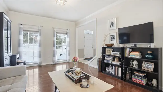 114 Tanglewood Dr gallery image 3