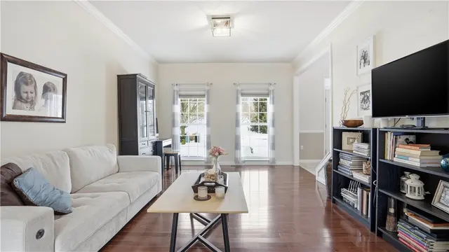 114 Tanglewood Dr gallery image 4