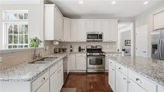 114 Tanglewood Dr gallery image 7