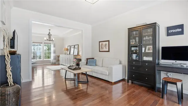 114 Tanglewood Dr gallery image 9