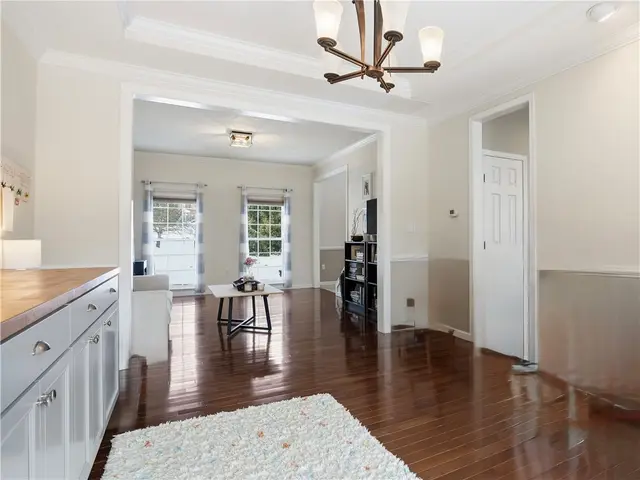 114 Tanglewood Dr gallery image 10