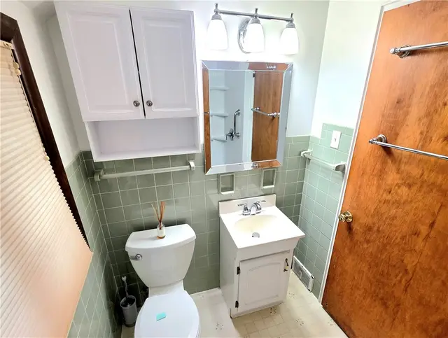 114 Tillotson Cir gallery image 40