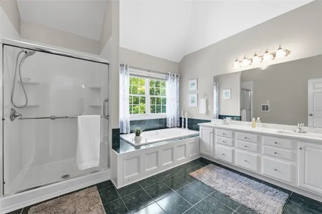 115 Drake Dr gallery image 9