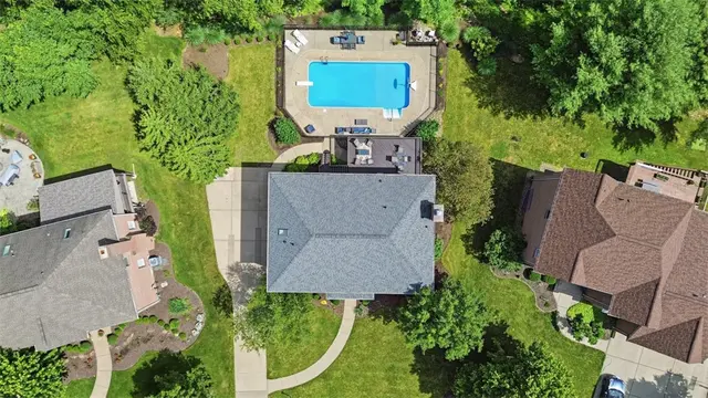 115 Drake Dr gallery image 17