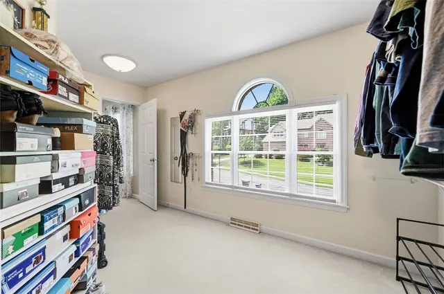 115 Drake Dr gallery image 22
