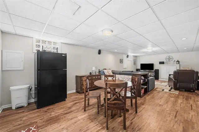 115 Drake Dr gallery image 26